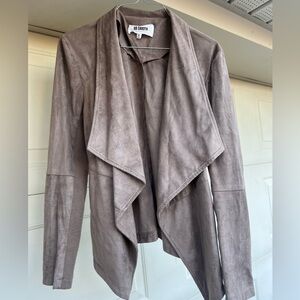 Stylish Suede jacket in brown
